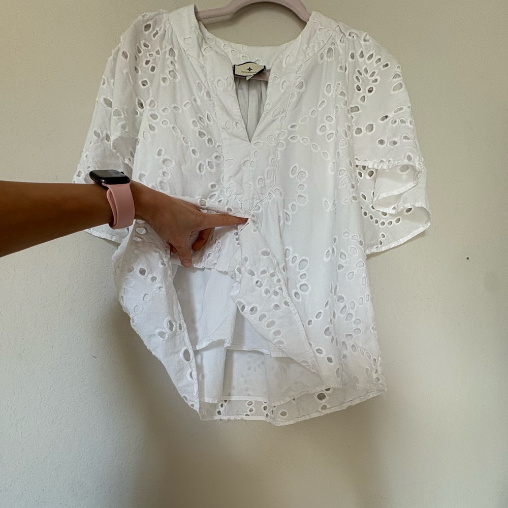 Tuckernuck White Eyelet Finley Flutter Sleeve Top - Picture 4 of 7